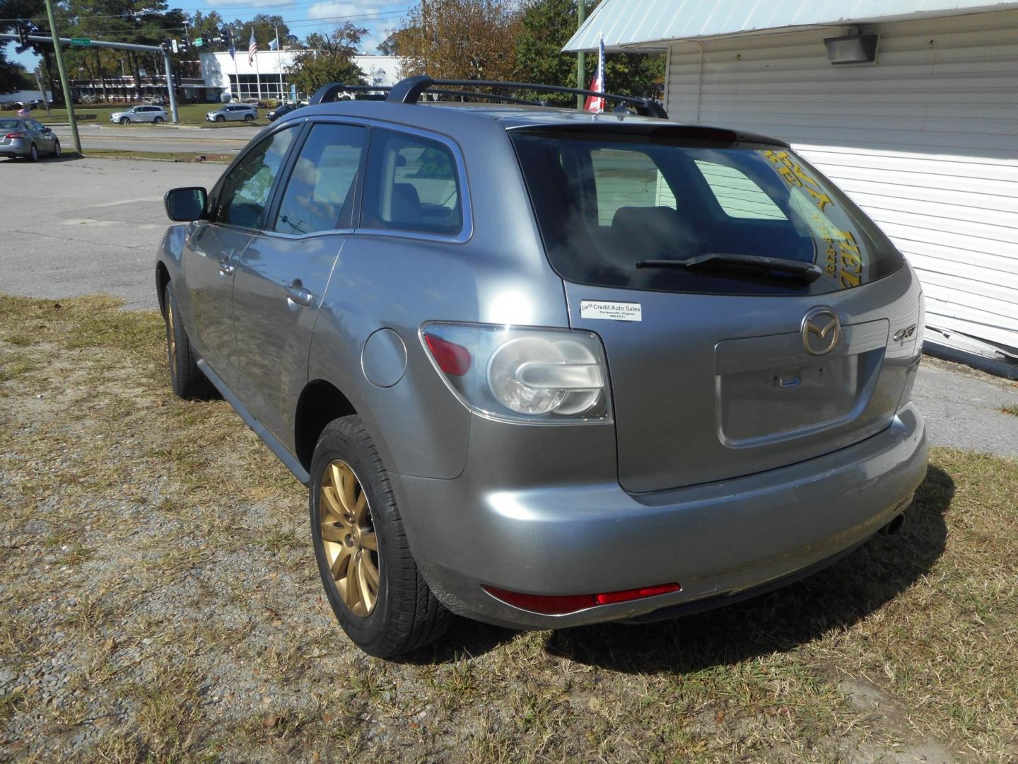 2010 Silver Mazda CX-7 I Sport (JM3ER2WM8A0) with an 2.5L L4 DOHC 16V engine, 5-Speed Automatic transmission, located at 2553 Airline Blvd, Portsmouth, VA, 23701, (757) 488-8331, 36.813889, -76.357597 - Photo#6