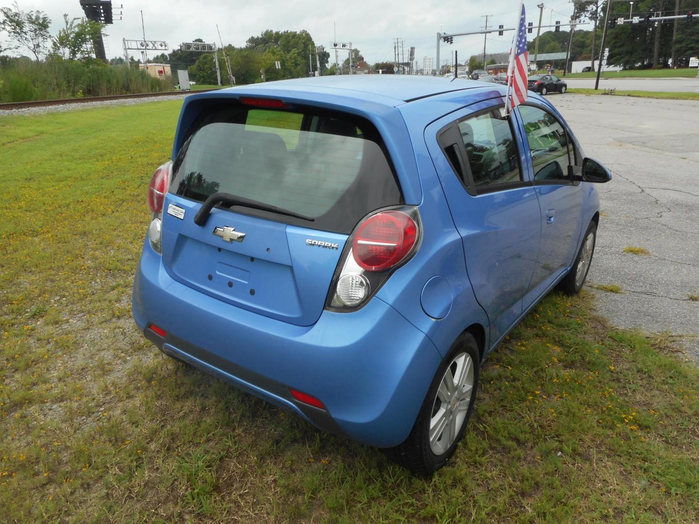 2014 Blue Chevrolet Spark 1LT Auto (KL8CD6S94EC) with an 1.2L L4 16V DOHC engine, Continuously Variable Transmission transmission, located at 2553 Airline Blvd, Portsmouth, VA, 23701, (757) 488-8331, 36.813889, -76.357597 - Photo#3