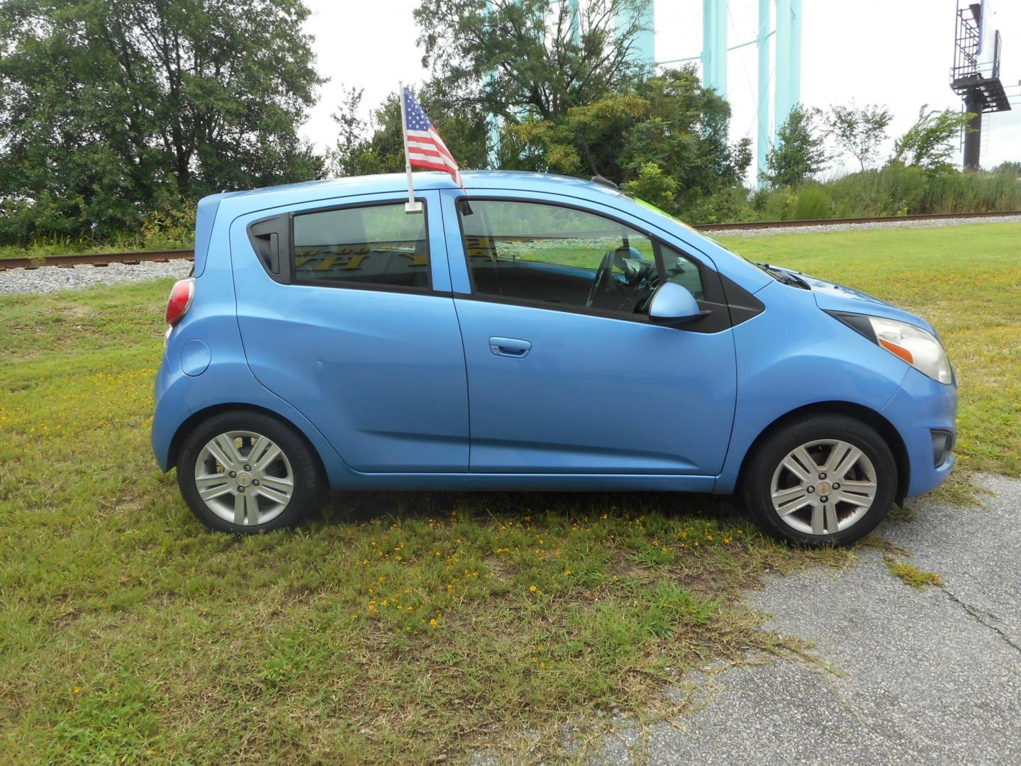 2014 Blue Chevrolet Spark 1LT Auto (KL8CD6S94EC) with an 1.2L L4 16V DOHC engine, Continuously Variable Transmission transmission, located at 2553 Airline Blvd, Portsmouth, VA, 23701, (757) 488-8331, 36.813889, -76.357597 - Photo#5