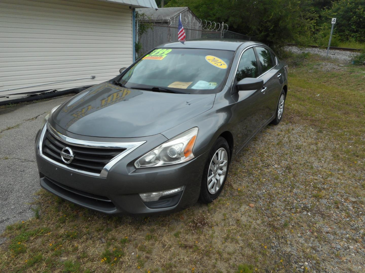 2015 Gray Nissan Altima (1N4AL3AP8FC) , located at 2553 Airline Blvd, Portsmouth, VA, 23701, (757) 488-8331, 36.813889, -76.357597 - Photo#1