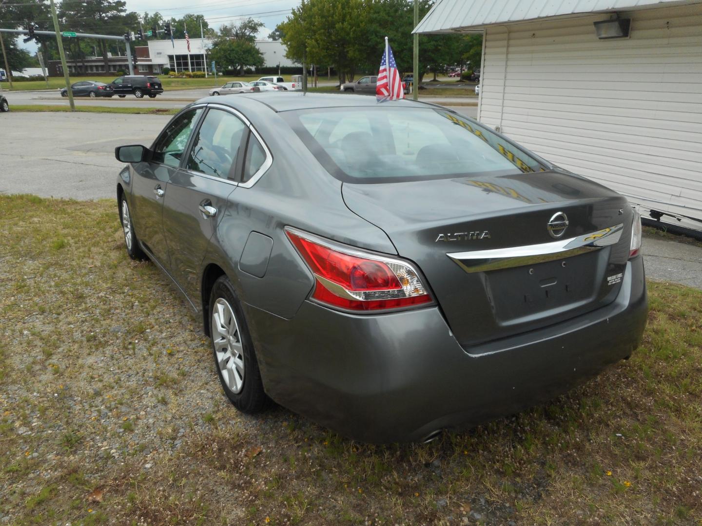 2015 Gray Nissan Altima (1N4AL3AP8FC) , located at 2553 Airline Blvd, Portsmouth, VA, 23701, (757) 488-8331, 36.813889, -76.357597 - Photo#7