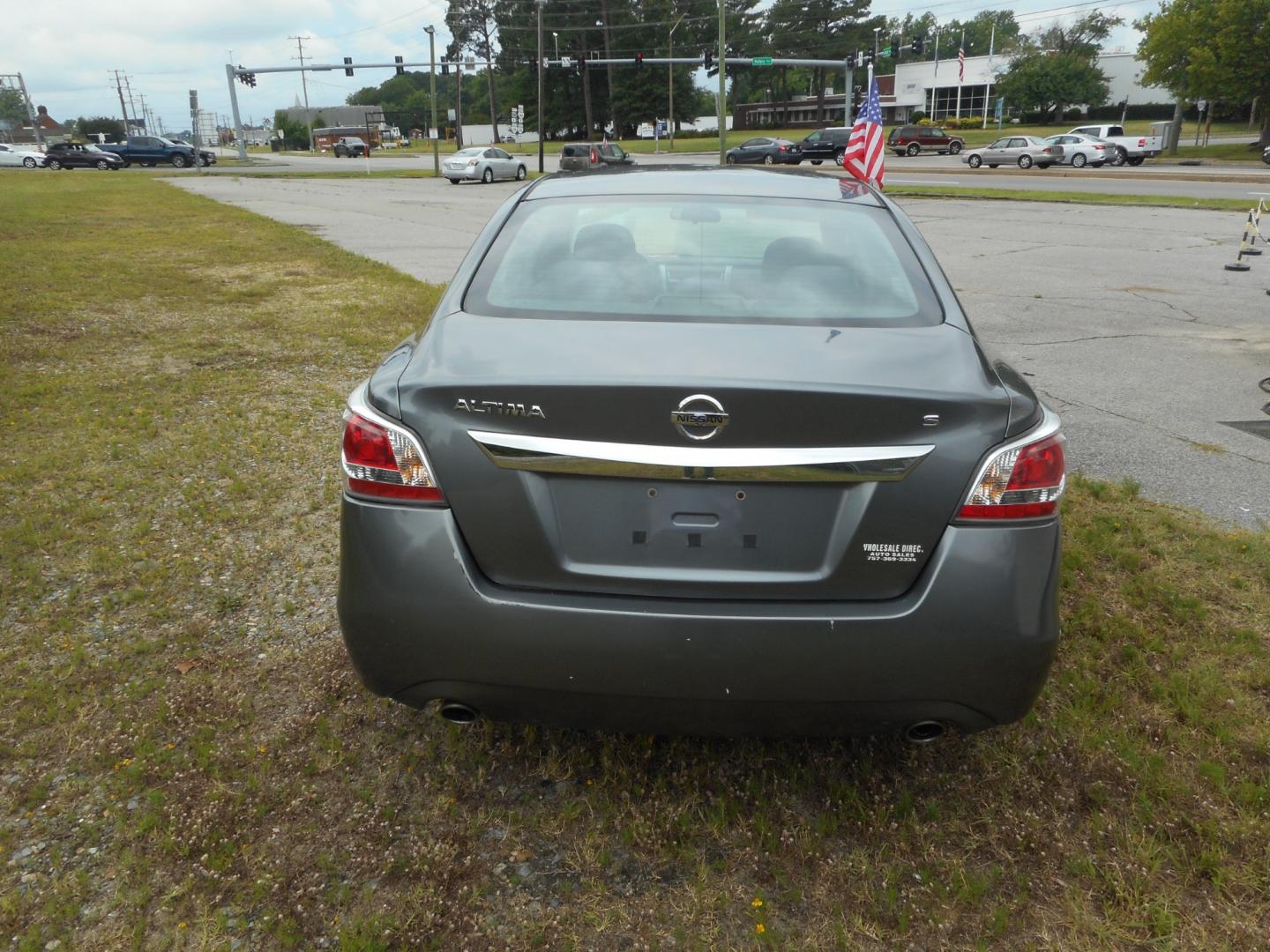 2015 Gray Nissan Altima (1N4AL3AP8FC) , located at 2553 Airline Blvd, Portsmouth, VA, 23701, (757) 488-8331, 36.813889, -76.357597 - Photo#6