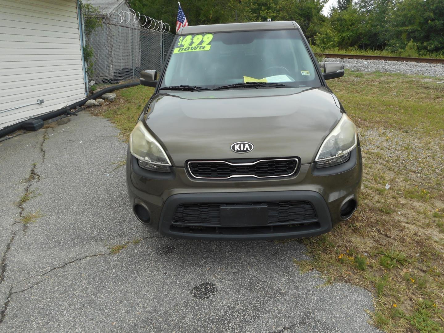 2013 Green Kia Soul (KNDJT2A6XD7) , located at 2553 Airline Blvd, Portsmouth, VA, 23701, (757) 488-8331, 36.813889, -76.357597 - ***VEHICLE TERMS*** Down Payment: $499 Weekly Payment: $100 APR: 23.9% Repayment Terms: 42 Months *** CALL ELIZABETH @ 757-488-8331 TO SCHEDULE YOUR APPOINTMENT TODAY AND GET PRE-APPROVED RIGHT OVER THE PHONE*** - Photo#2