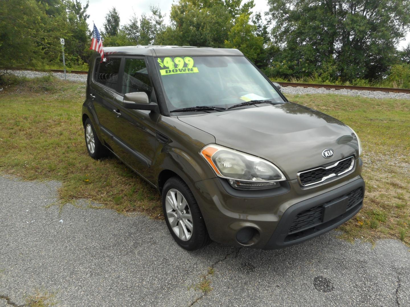 2013 Green Kia Soul (KNDJT2A6XD7) , located at 2553 Airline Blvd, Portsmouth, VA, 23701, (757) 488-8331, 36.813889, -76.357597 - ***VEHICLE TERMS*** Down Payment: $499 Weekly Payment: $100 APR: 23.9% Repayment Terms: 42 Months *** CALL ELIZABETH @ 757-488-8331 TO SCHEDULE YOUR APPOINTMENT TODAY AND GET PRE-APPROVED RIGHT OVER THE PHONE*** - Photo#3