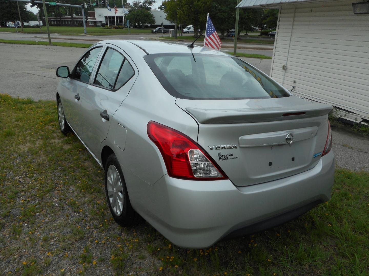 2015 Black Nissan Versa (3N1CN7AP1FL) , located at 2553 Airline Blvd, Portsmouth, VA, 23701, (757) 488-8331, 36.813889, -76.357597 - ***VEHICLE TERMS*** Down Payment: $799 Weekly Payment: $90 APR: 23.9% Repayment Terms: 42 Months ***- CALL ELIZABETH @ 757-488-8331 TO SCHEDULE YOUR APPOINTMENT TODAY AND GET PRE-APPROVED RIGHT OVER THE PHONE*** - Photo#7