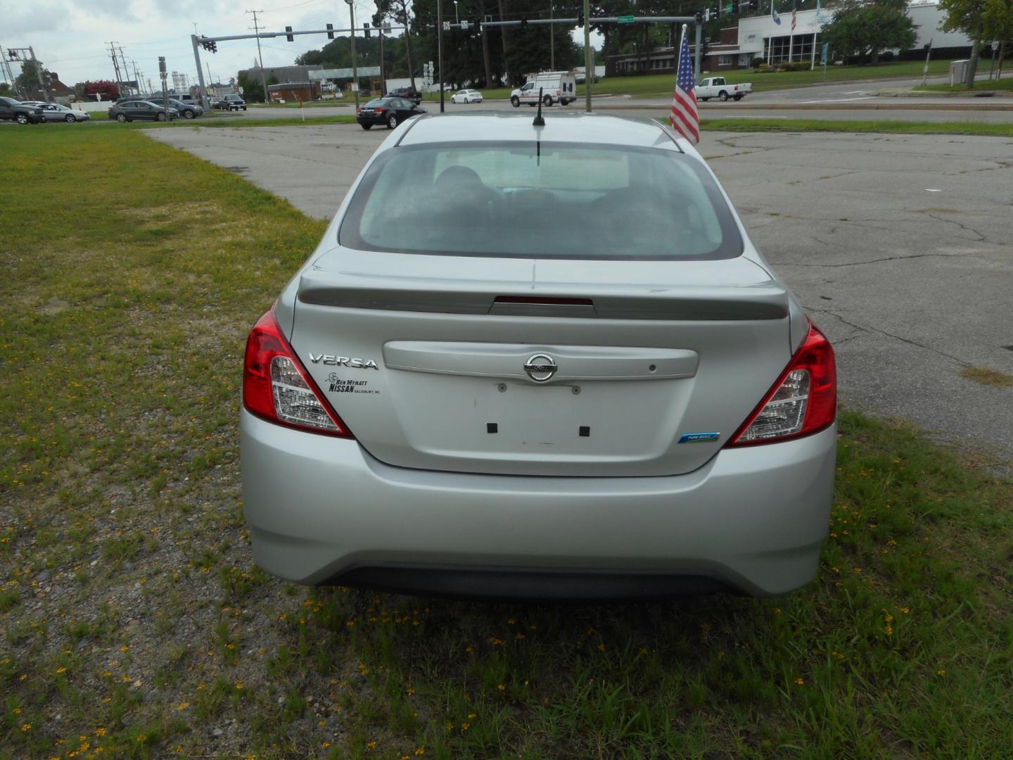 2015 Black Nissan Versa (3N1CN7AP1FL) , located at 2553 Airline Blvd, Portsmouth, VA, 23701, (757) 488-8331, 36.813889, -76.357597 - ***VEHICLE TERMS*** Down Payment: $799 Weekly Payment: $90 APR: 23.9% Repayment Terms: 42 Months ***- CALL ELIZABETH @ 757-488-8331 TO SCHEDULE YOUR APPOINTMENT TODAY AND GET PRE-APPROVED RIGHT OVER THE PHONE*** - Photo#6