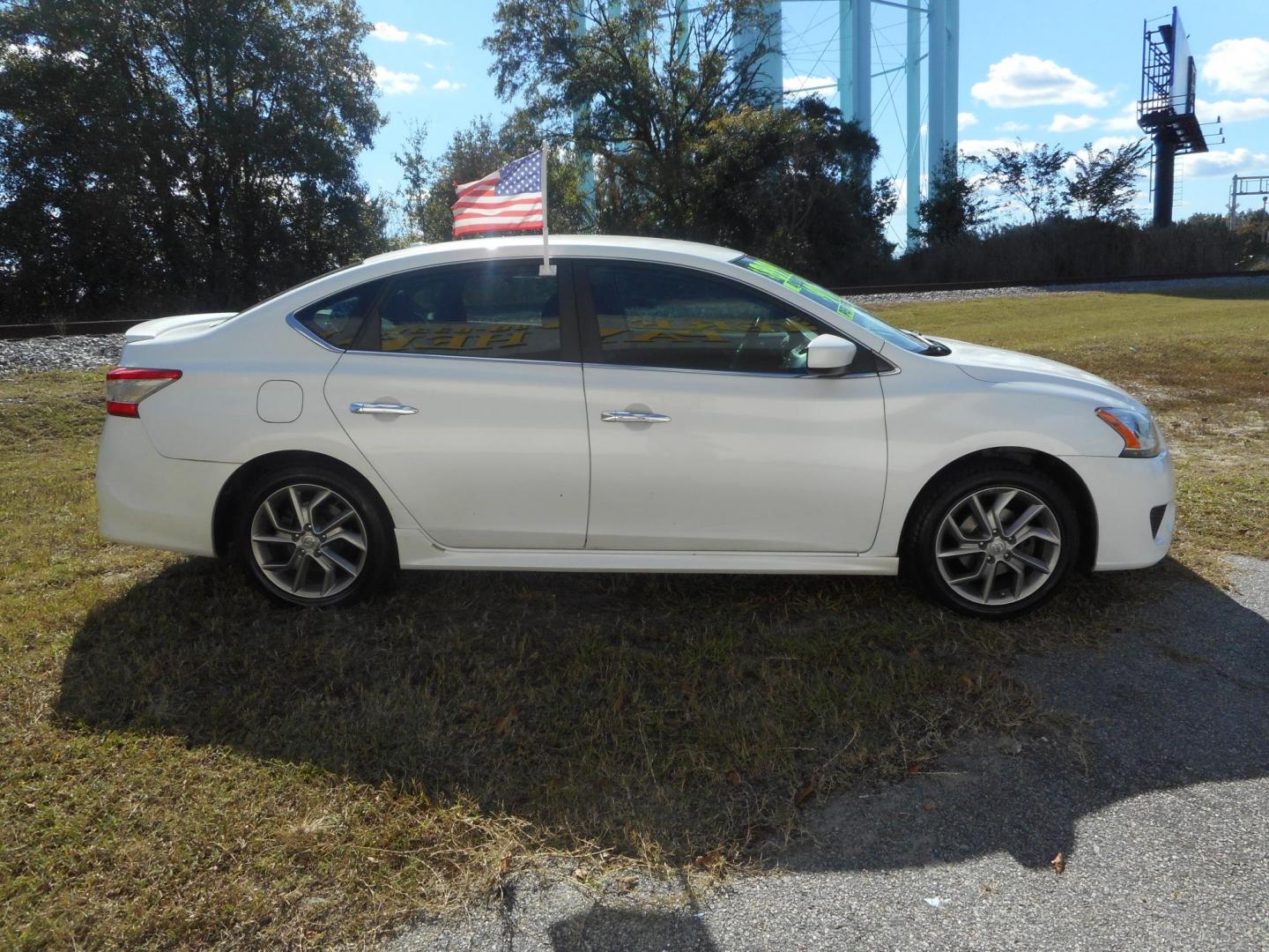 2013 Nissan Sentra S 6MT (3N1AB7AP3DL) with an 2.0L L4 DOHC 16V engine, 6-Speed Manual transmission, located at 2553 Airline Blvd, Portsmouth, VA, 23701, (757) 488-8331, 36.813889, -76.357597 - Down Payment: $899 Weekly Payment: $90 APR: 23.9% Repayment Terms: 42 Months ***CALL ELIZABETH SMITH - DIRECTOR OF MARKETING @ 757-488-8331 TO SCHEDULE YOUR APPOINTMENT TODAY AND GET PRE-APPROVED RIGHT OVER THE PHONE*** - Photo#4