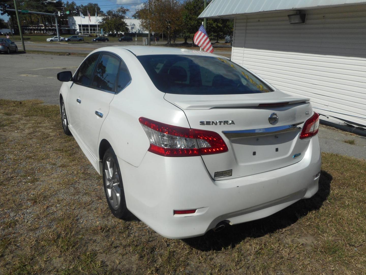 2013 Nissan Sentra S 6MT (3N1AB7AP3DL) with an 2.0L L4 DOHC 16V engine, 6-Speed Manual transmission, located at 2553 Airline Blvd, Portsmouth, VA, 23701, (757) 488-8331, 36.813889, -76.357597 - Down Payment: $899 Weekly Payment: $90 APR: 23.9% Repayment Terms: 42 Months ***CALL ELIZABETH SMITH - DIRECTOR OF MARKETING @ 757-488-8331 TO SCHEDULE YOUR APPOINTMENT TODAY AND GET PRE-APPROVED RIGHT OVER THE PHONE*** - Photo#7